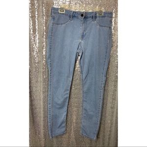 Women’s Light Blue Denim Jeans 👖